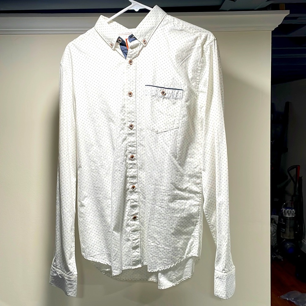Men’s Medium Button Down